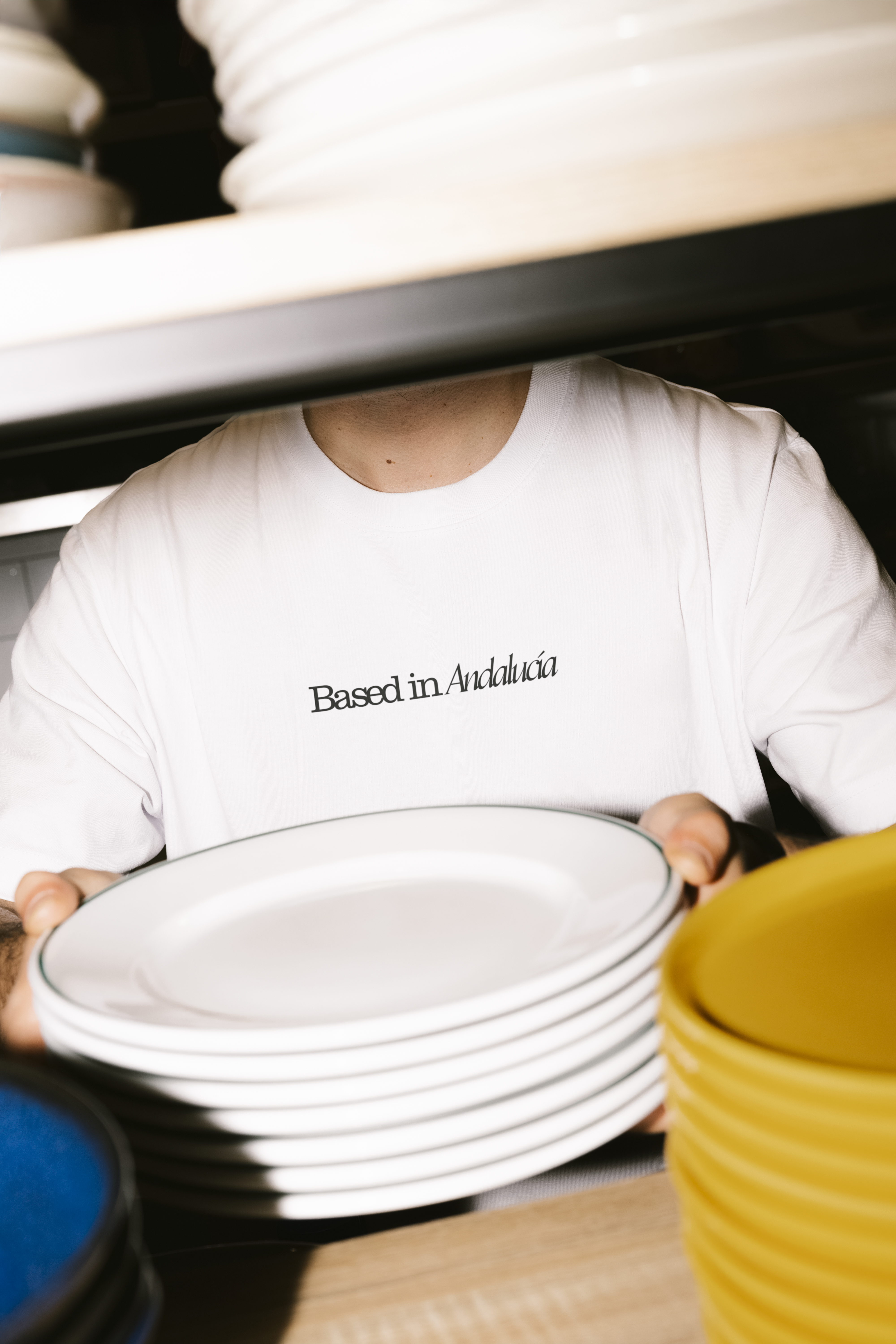 Camiseta promocional de Tapasito con diseño de identidad visual